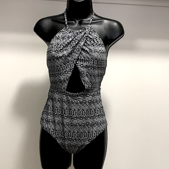 One piece swimsuit - Picture 2 of 4